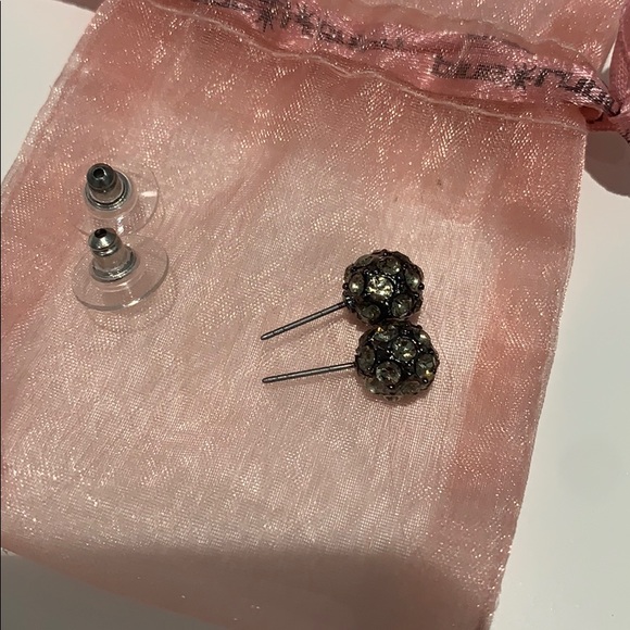 Ball earring studs - Picture 3 of 3